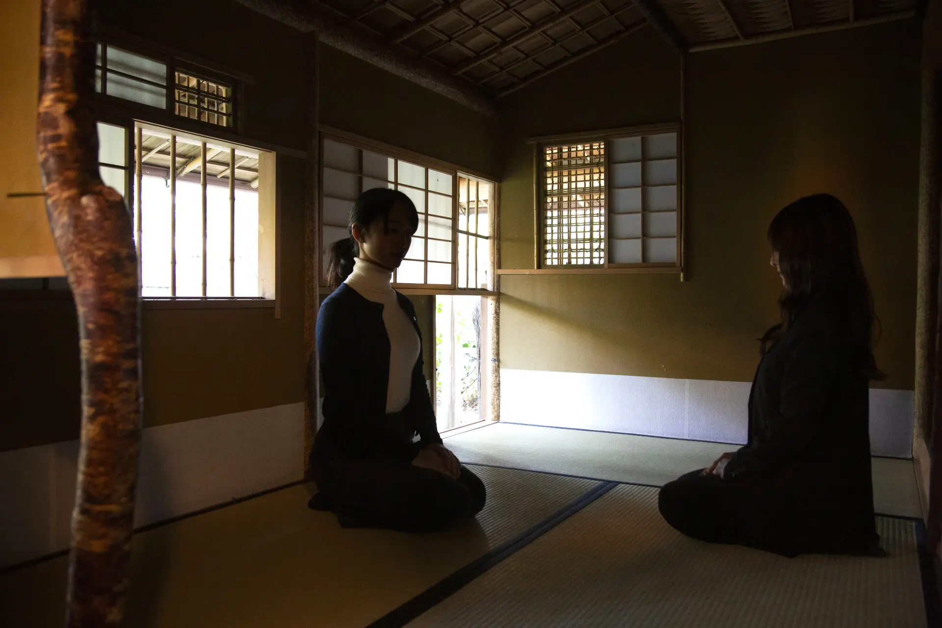 茶室是一個自然讓人挺直背脊的空間