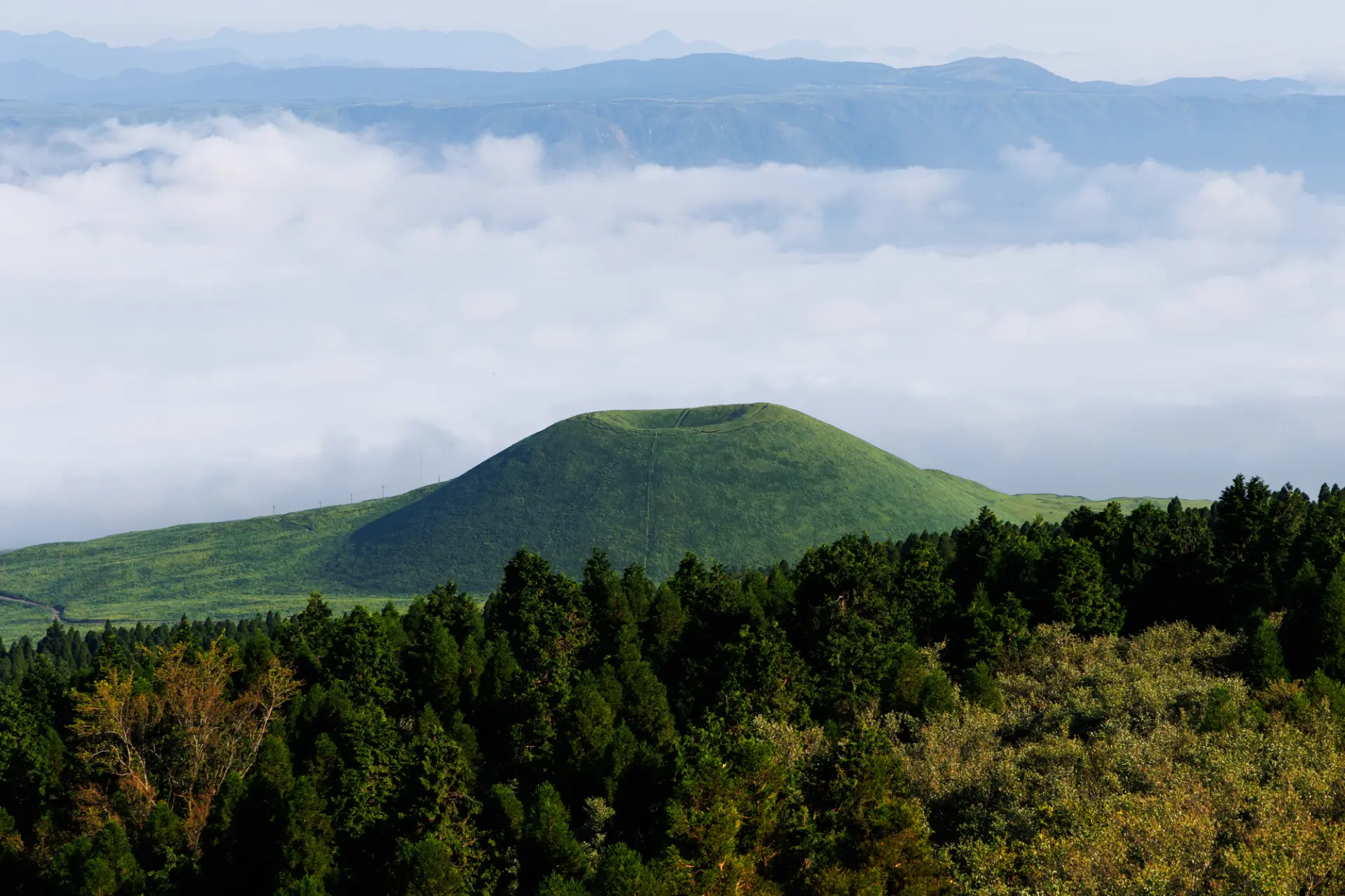 Experience Aso’s nature with all five senses.