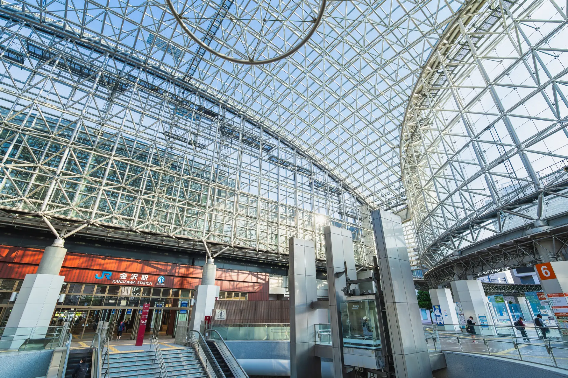 美しい幾何学模様のもてなしドーム