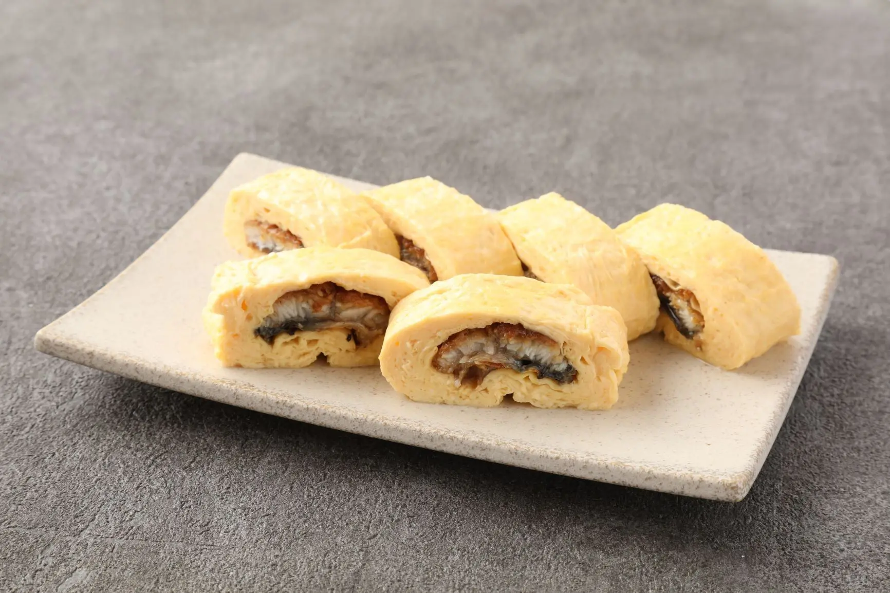 廣受各年齡層喜愛的「鰻魚玉子燒（う巻き）」