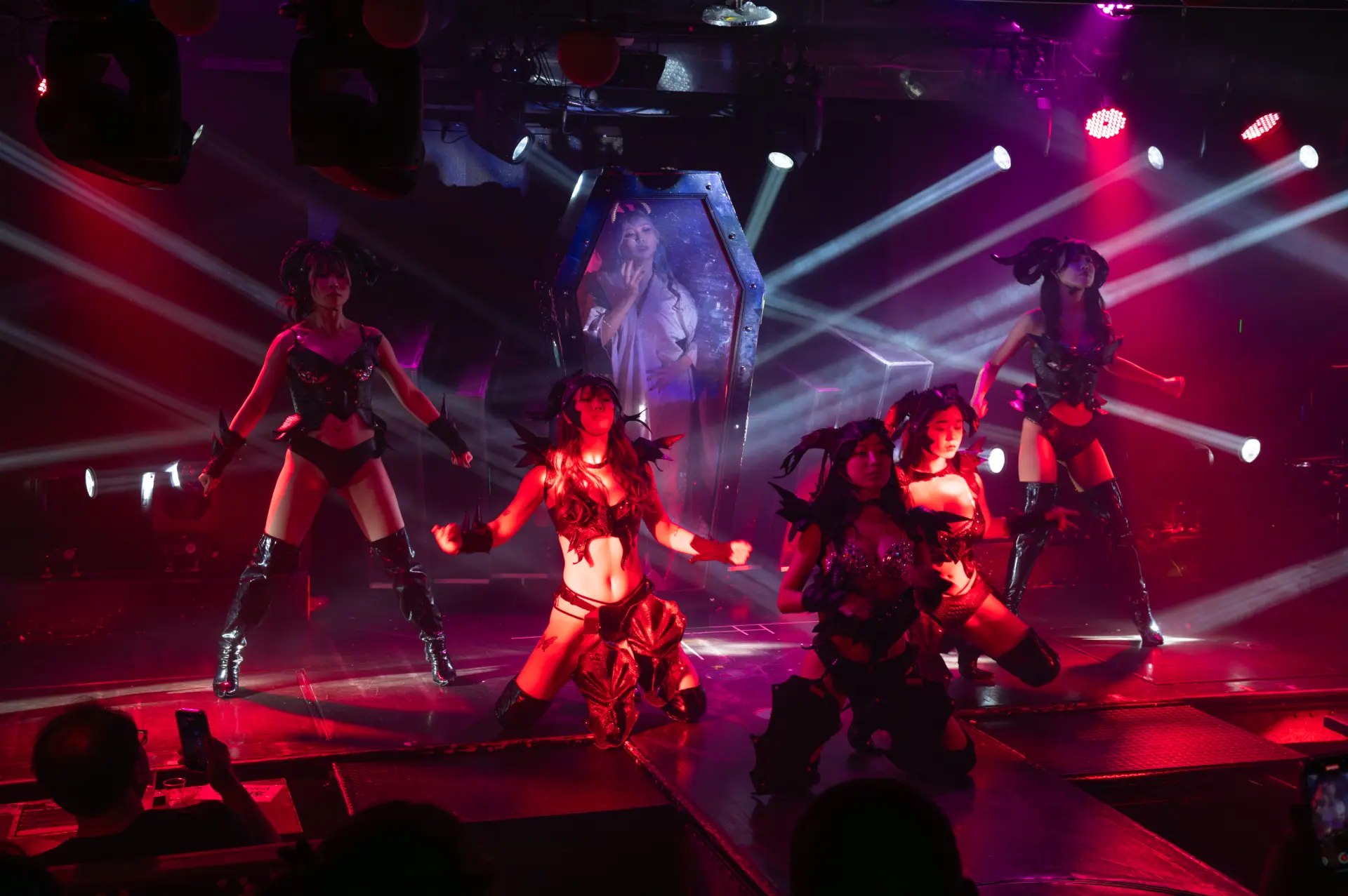 酷帅的舞姿让人看得入迷