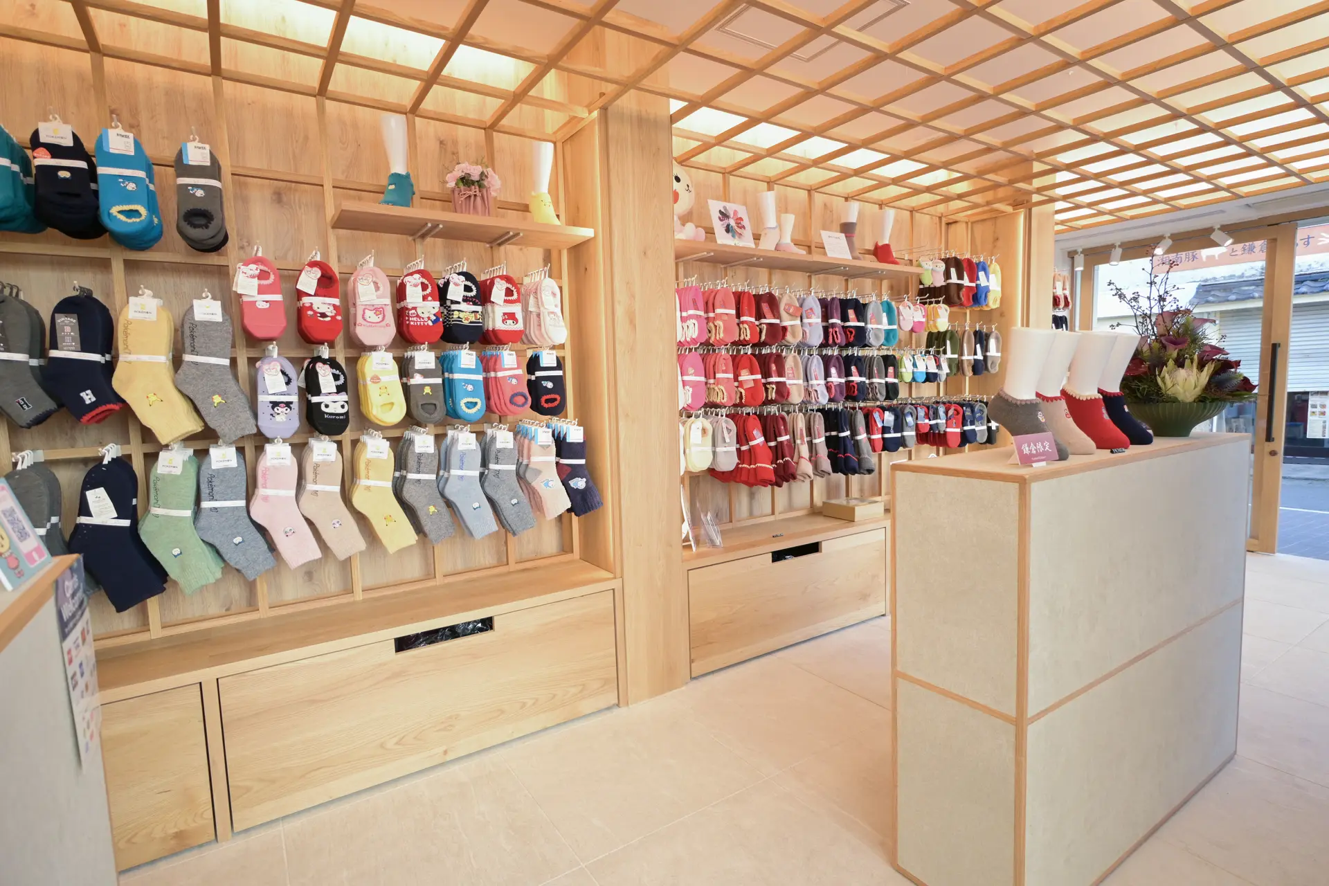 能感受木質溫馨氛圍的店內空間