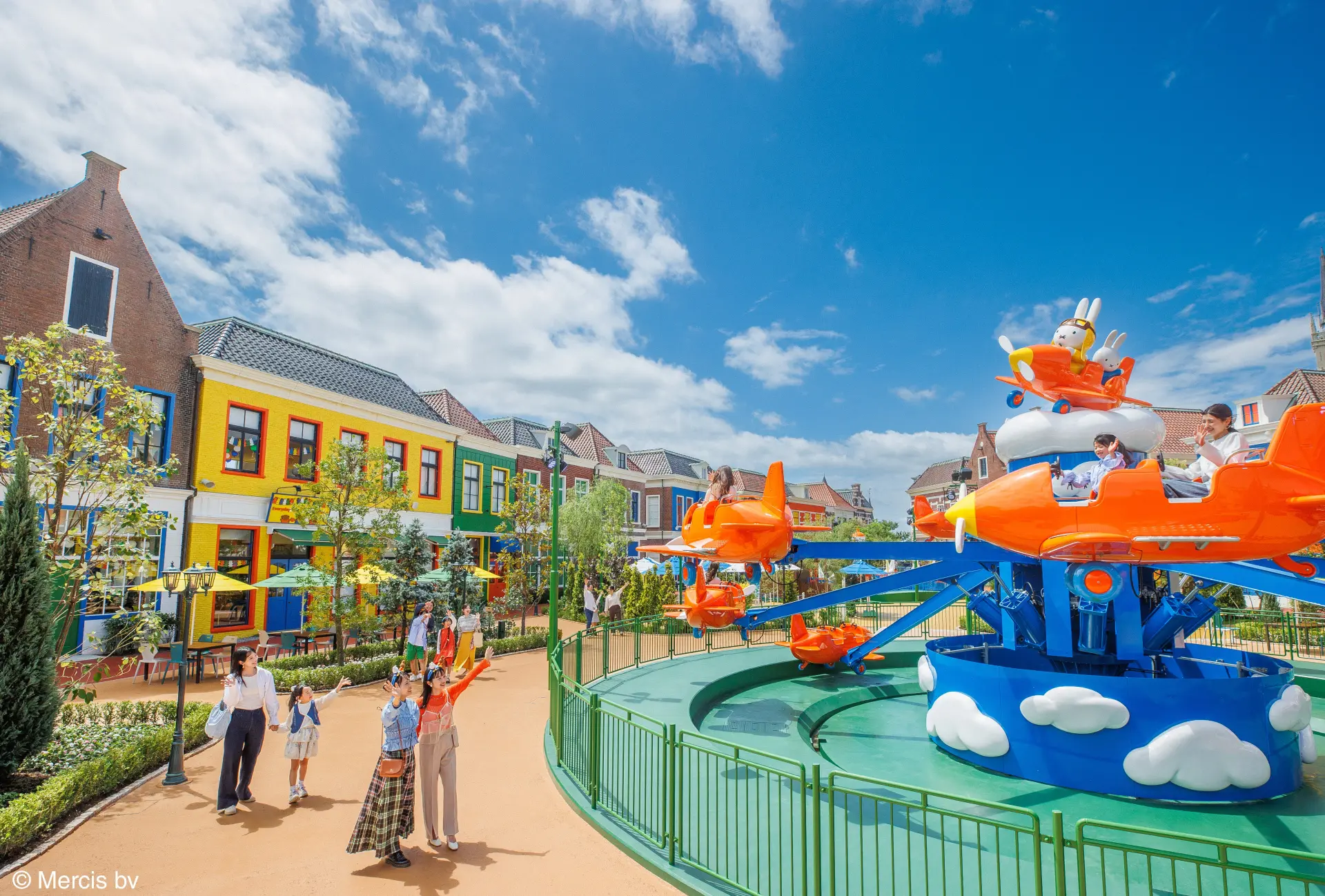 可愛らしい街並みが広がる「ミッフィー・ワンダースクエア」