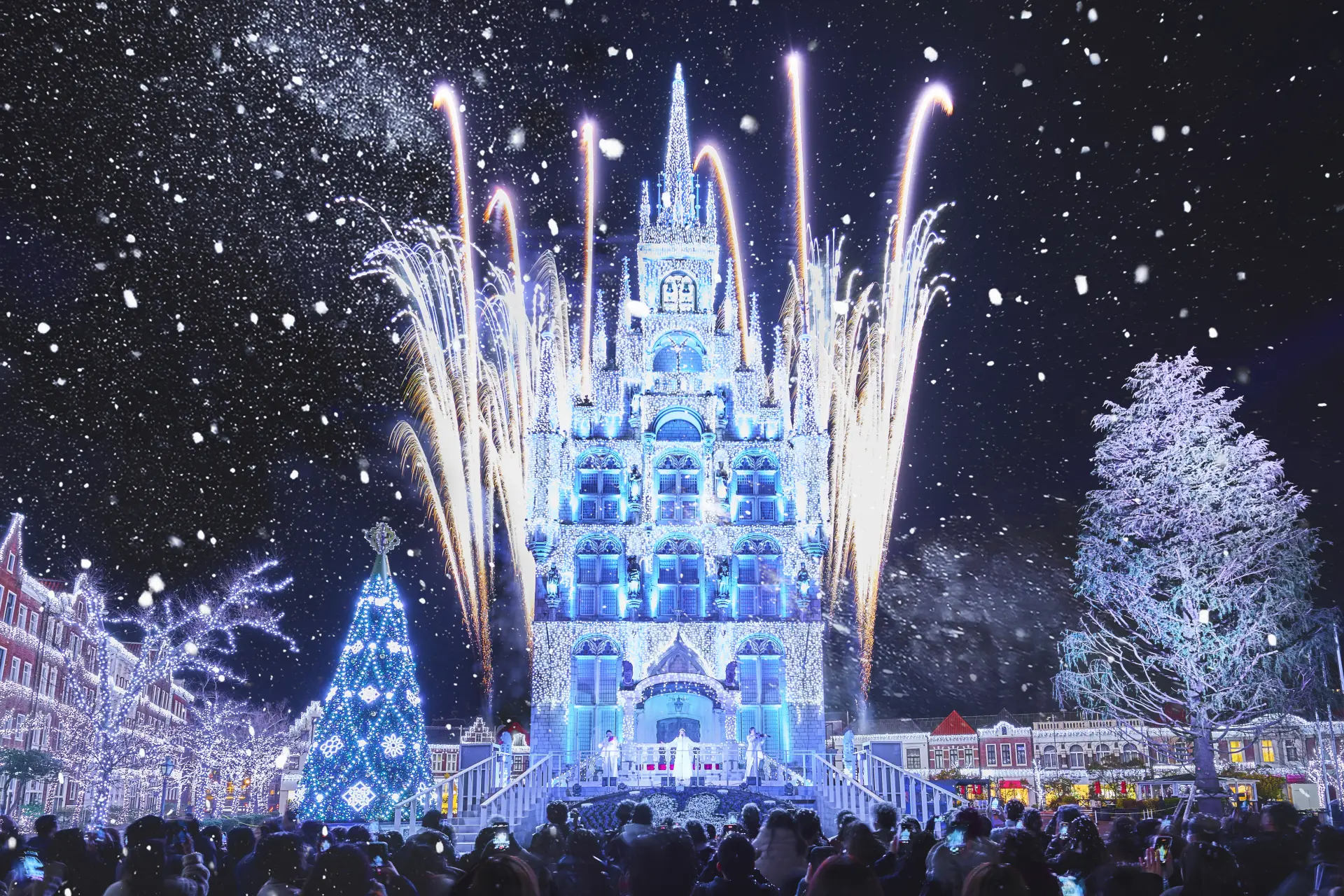 ヨーロッパの街並みが真っ白に輝く「白銀の世界」