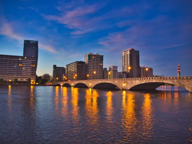 【新潟のエリア別お勧め宿泊施設13選】日本海と山々に囲まれた魅力を堪能する拠点選び