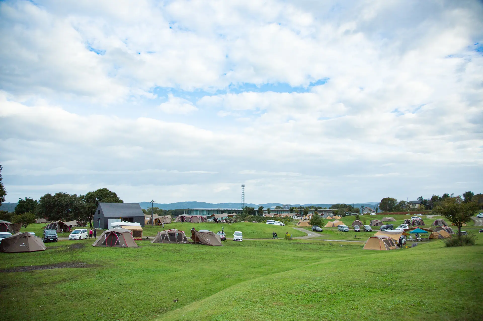 好きな場所でキャンプを楽しめるフリーサイト