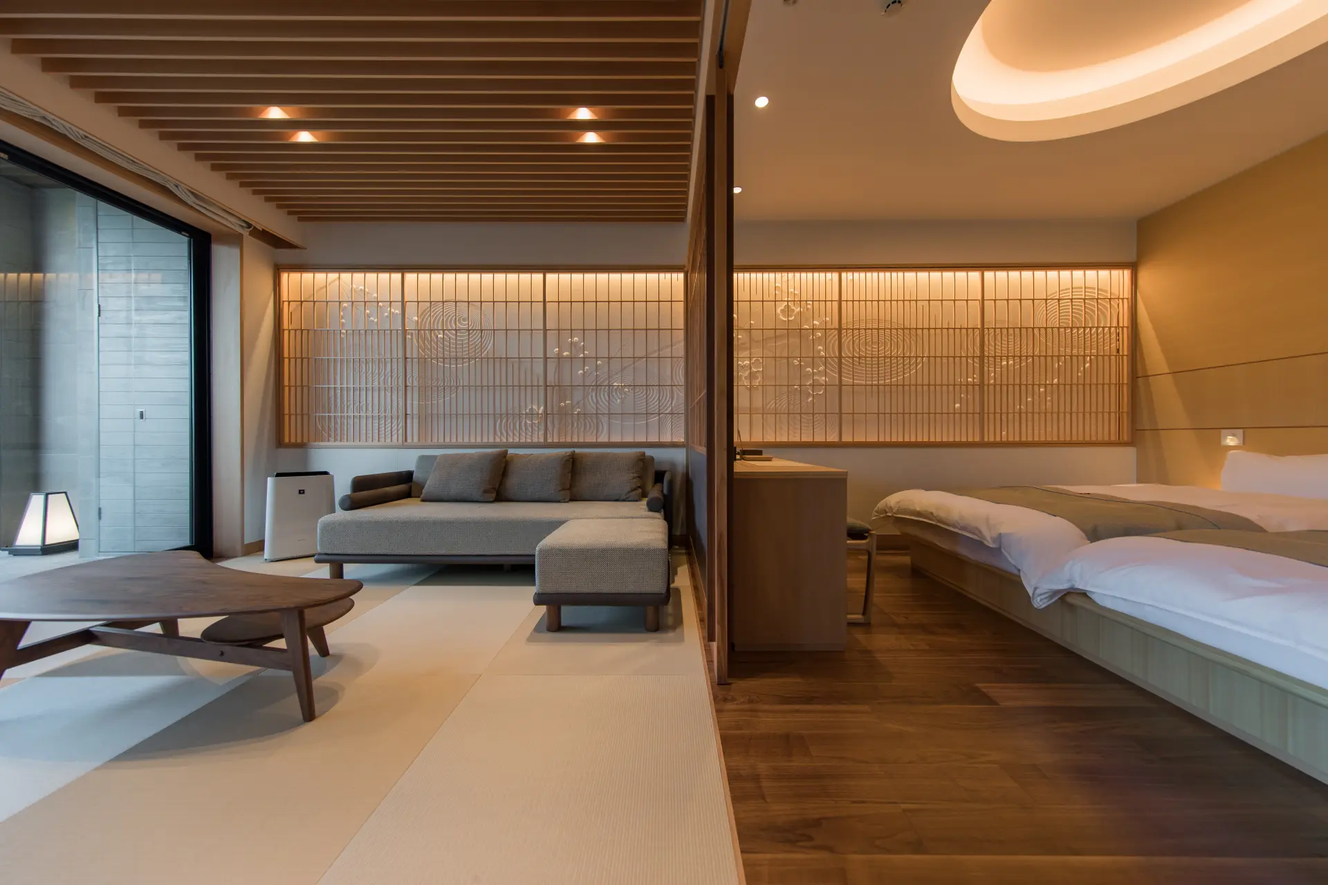 和紙、組子を用いた和モダン空間「鶯宿セミスイート」