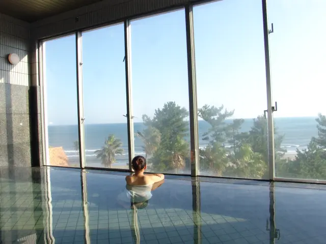 日本屈指の炭酸水素イオン含有量を誇る「美肌の湯」