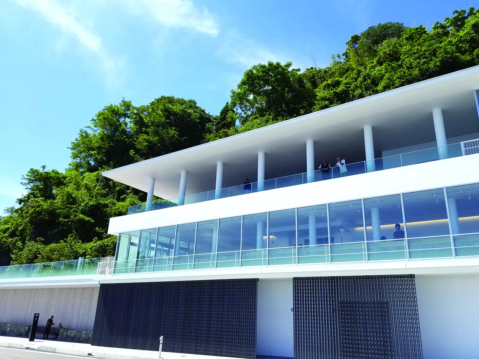 雨晴海岸沿いに2018年に開業した道の駅