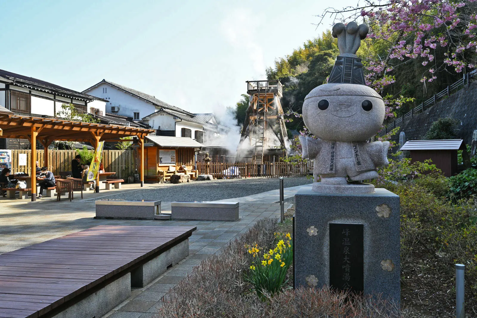 複数のベンチがあり、おやつを食べられるショップも開いている