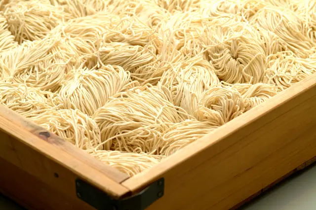 嚴選小麥搭配獨家配方製作的自製麵條