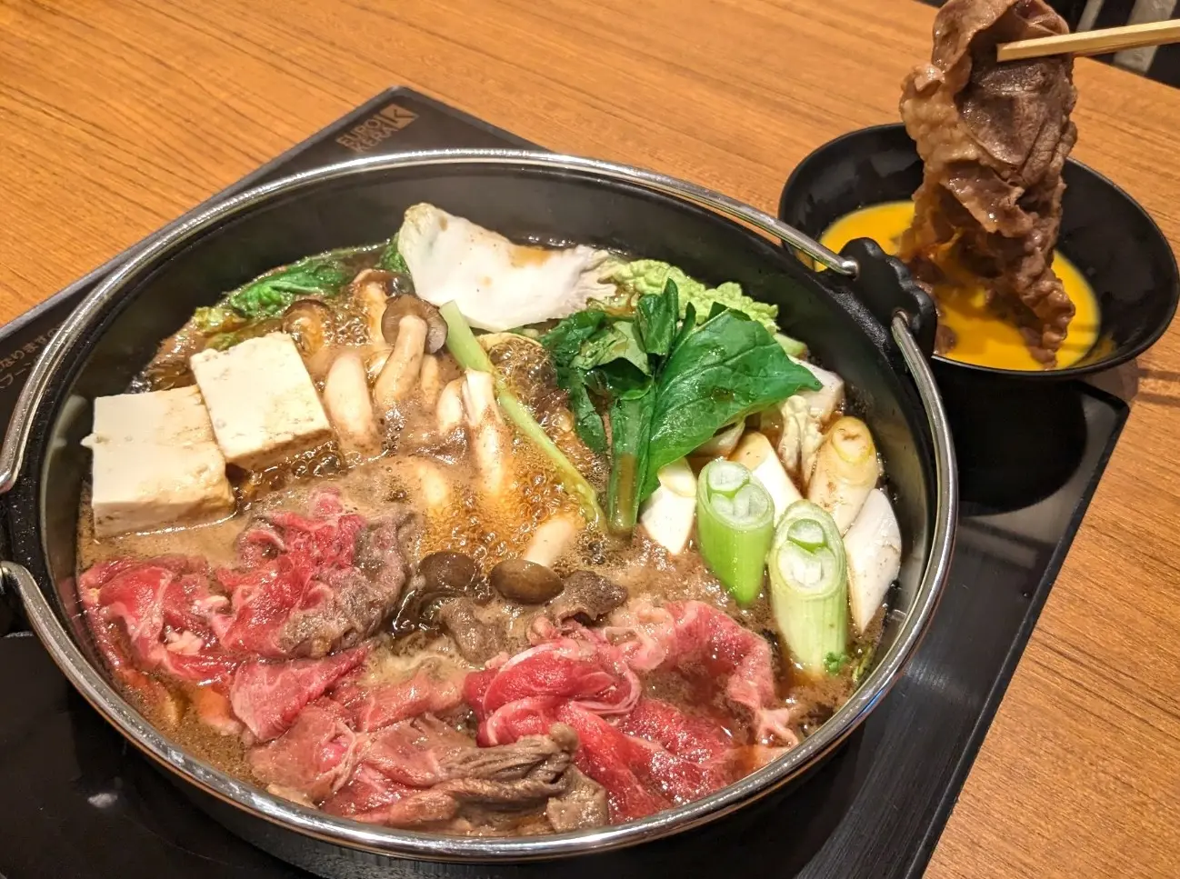 以鐵鍋優異的蓄熱性引出食材的鮮味