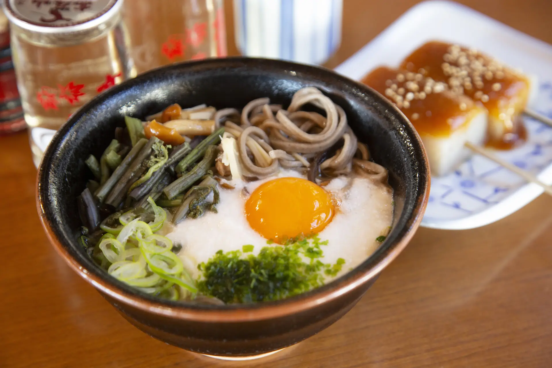 散策の前後で必食したい!高尾山名物・とろろ蕎麦が味わえる人気グルメ店5選