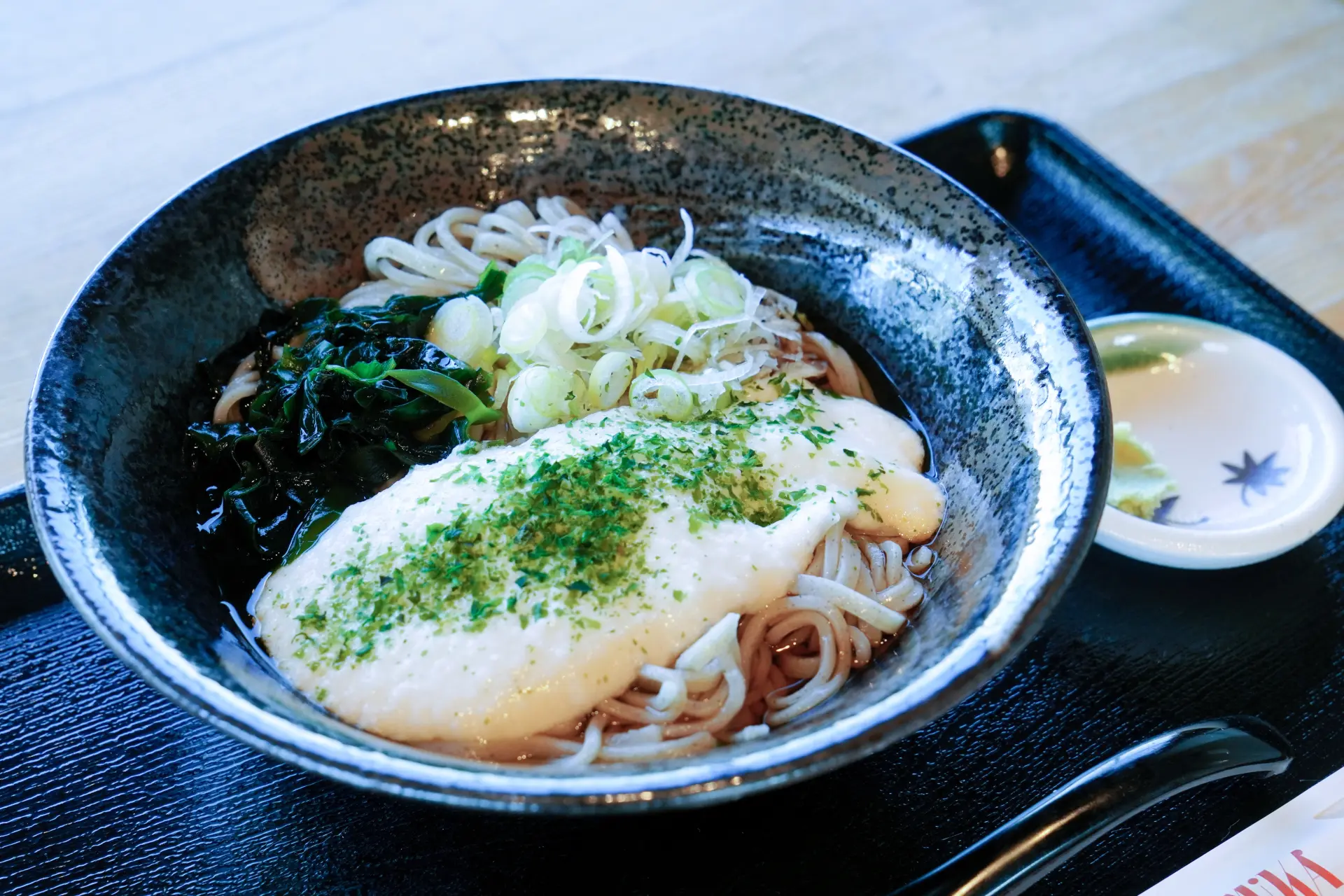 打ち立て蕎麦と揚げたてかき揚げを堪能