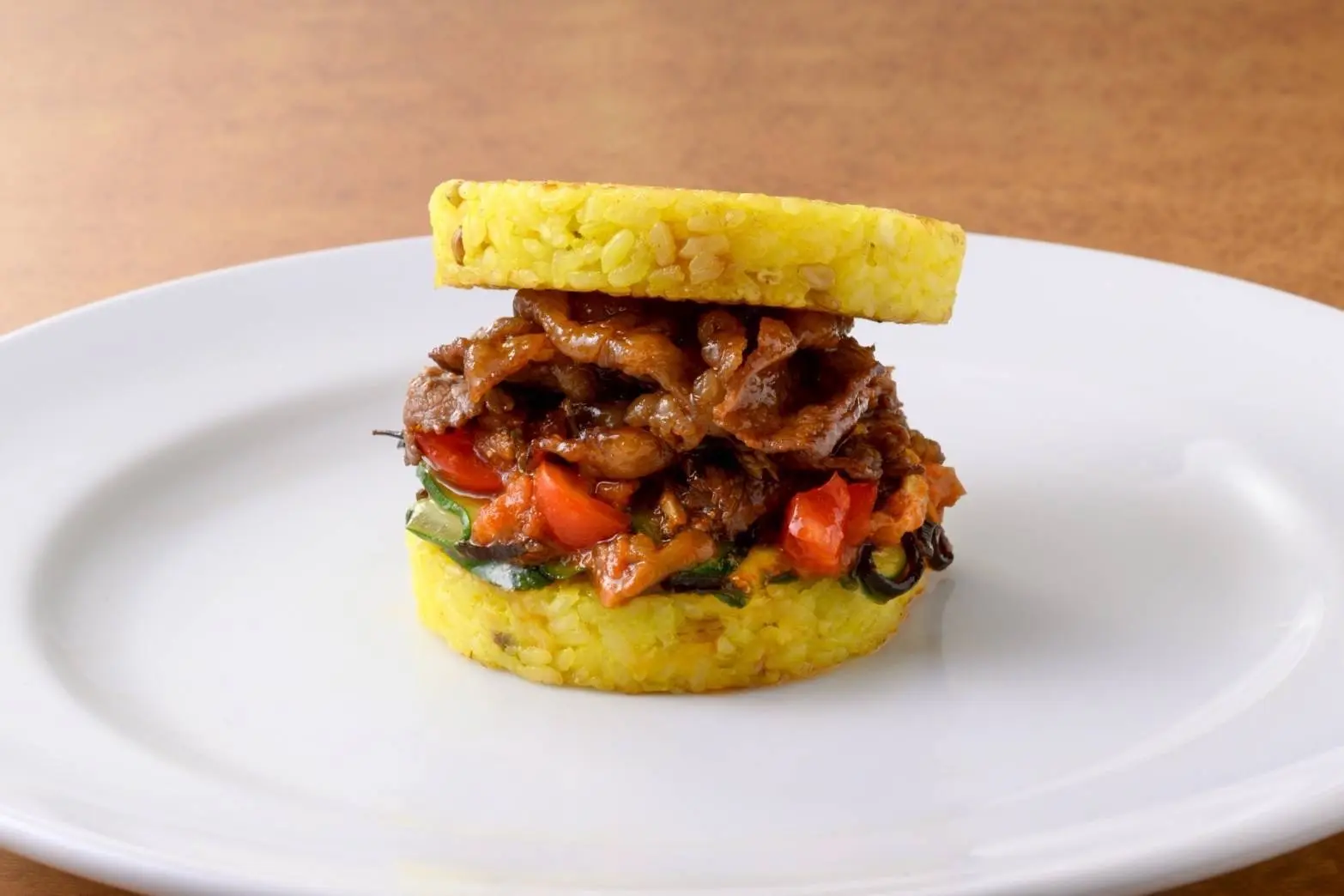 甜酸風味恰到好處的「燒肉米漢堡(焼肉えんむすびバーガー)」