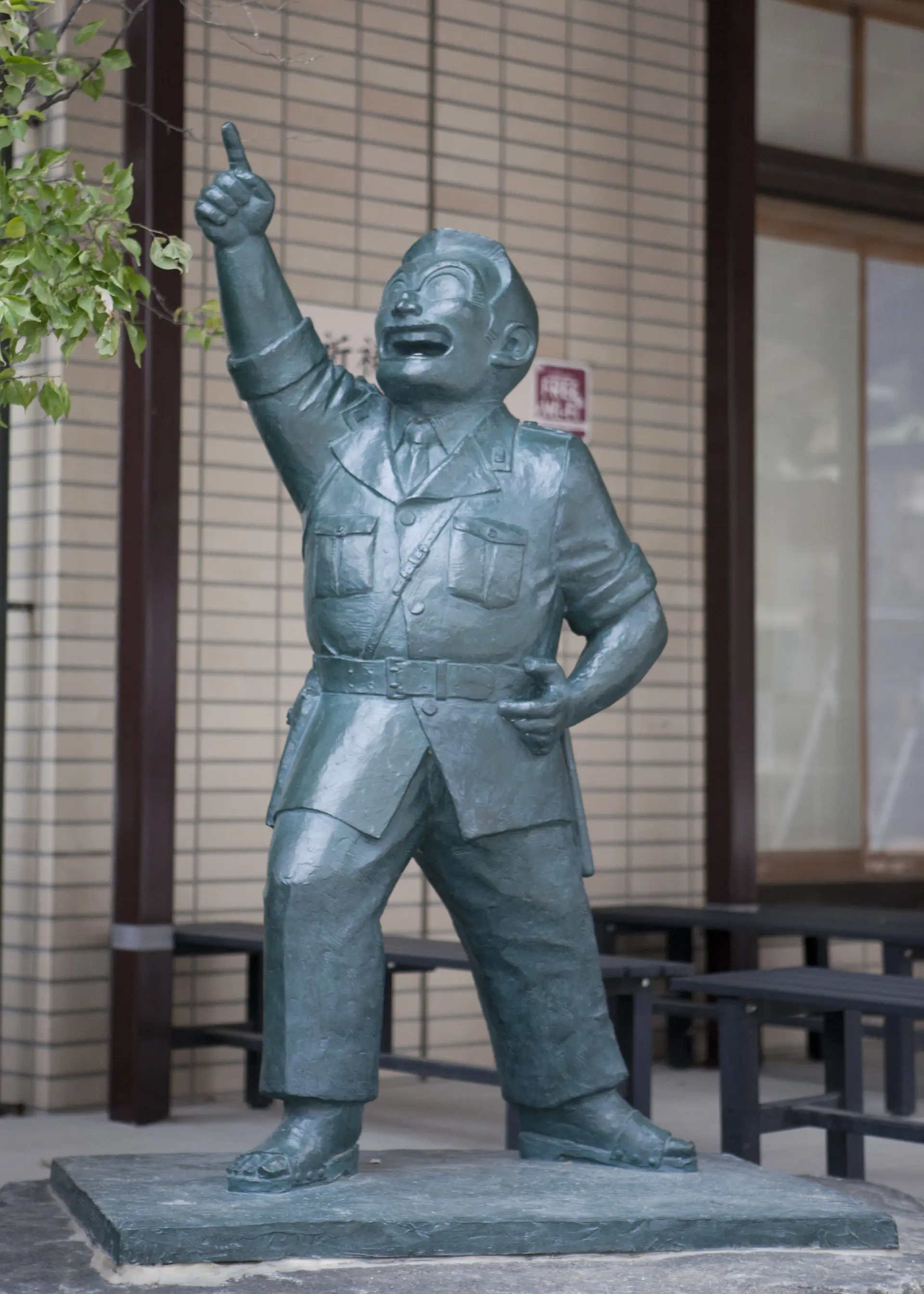 震撼十足的銅像非常值得一看