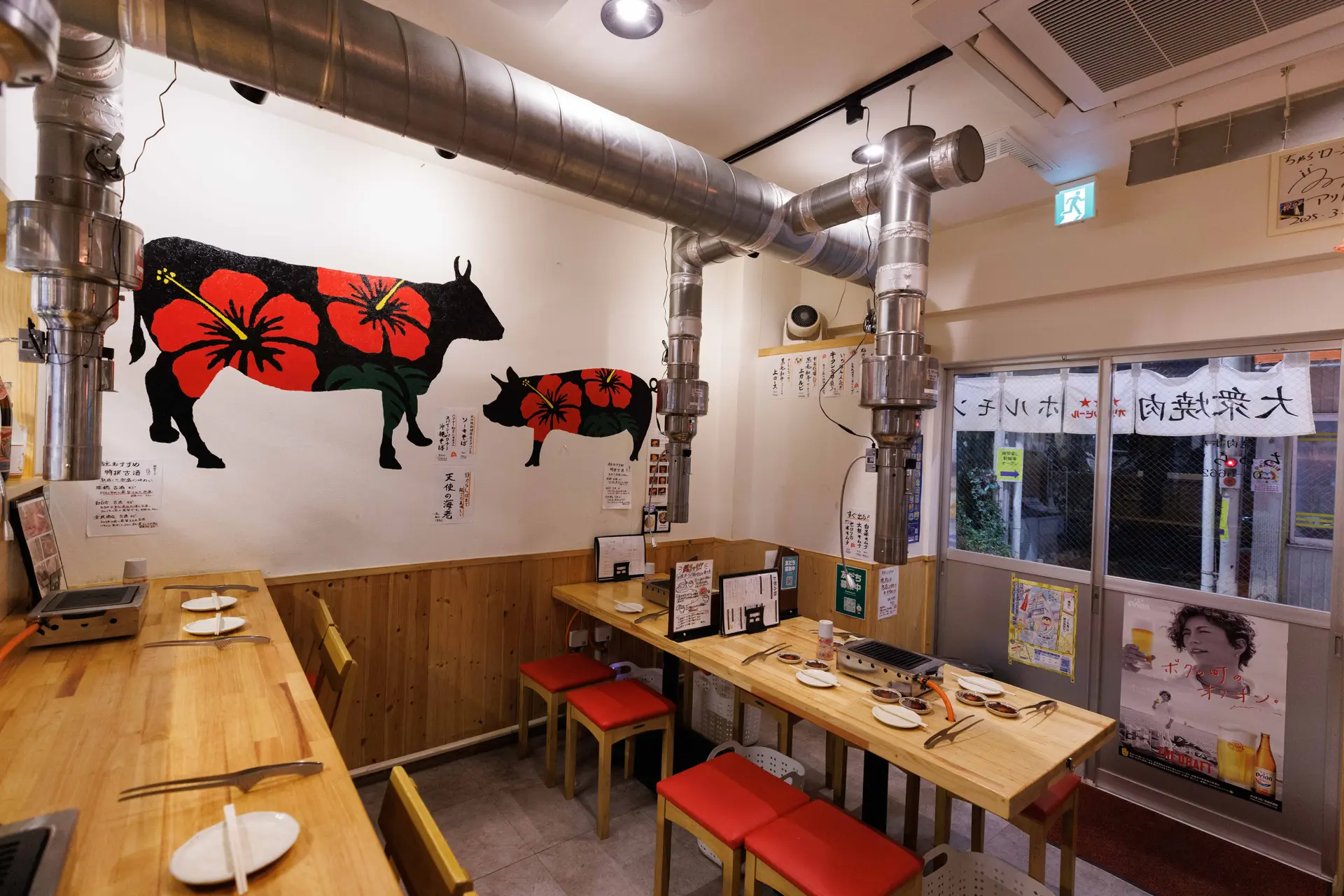 由曾經營沖繩料理店的店主所開設的燒肉店