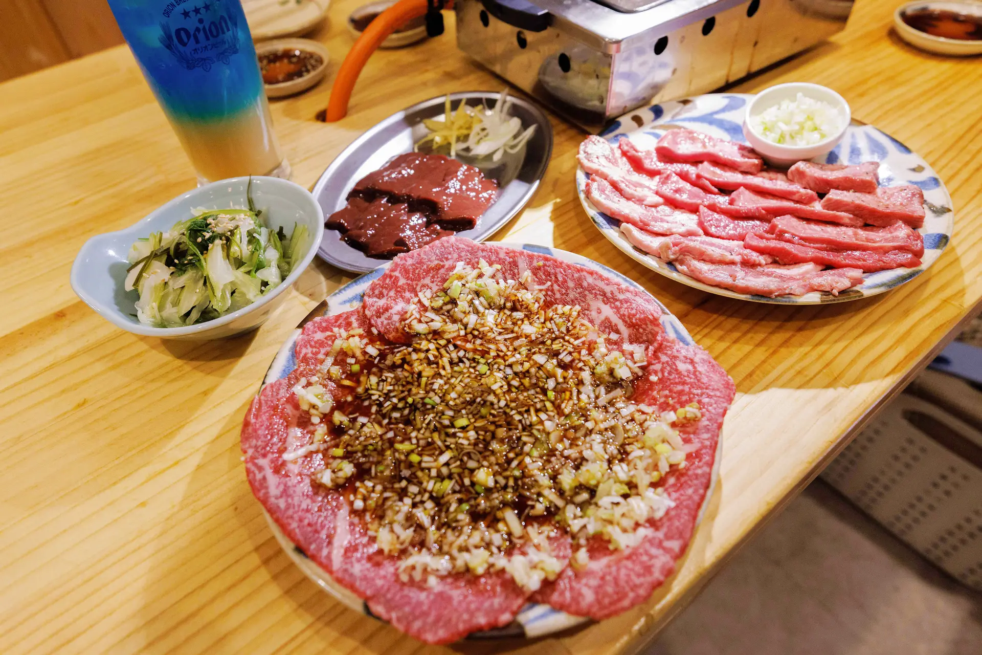 以「蔥鹽橙醋美之里脊」與「牛舌全拼盤」為招牌