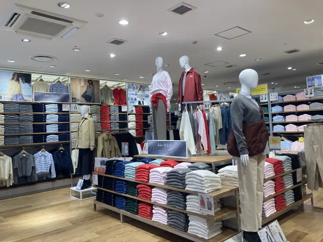UNIQLO店內商品陳列一目了然