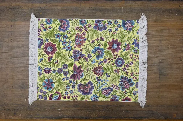 完成的裝飾桌布