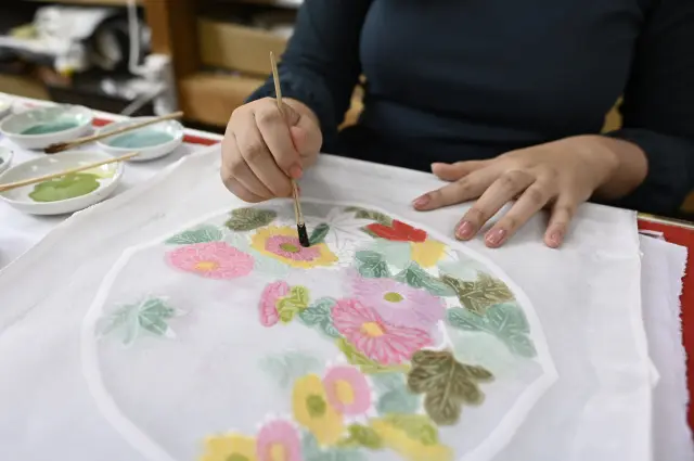 上色時顏色會緩緩暈開