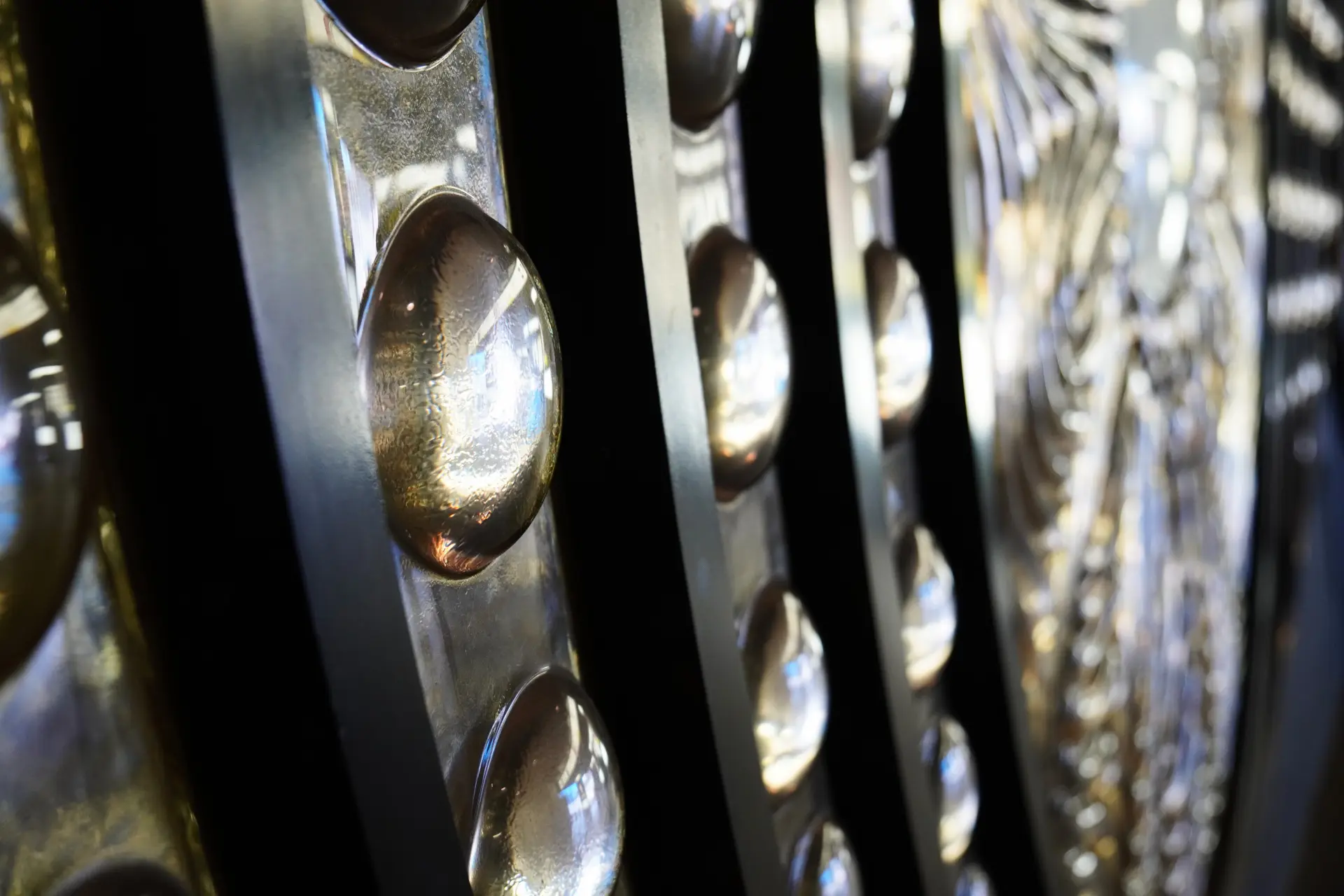 近看或远观，都耐人寻味