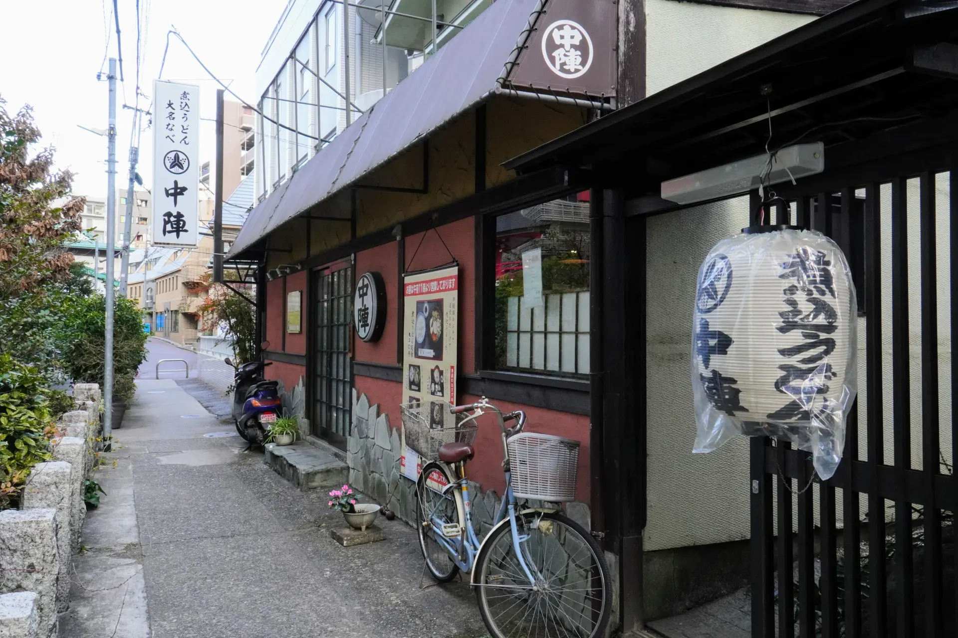 位于成子天神社旁