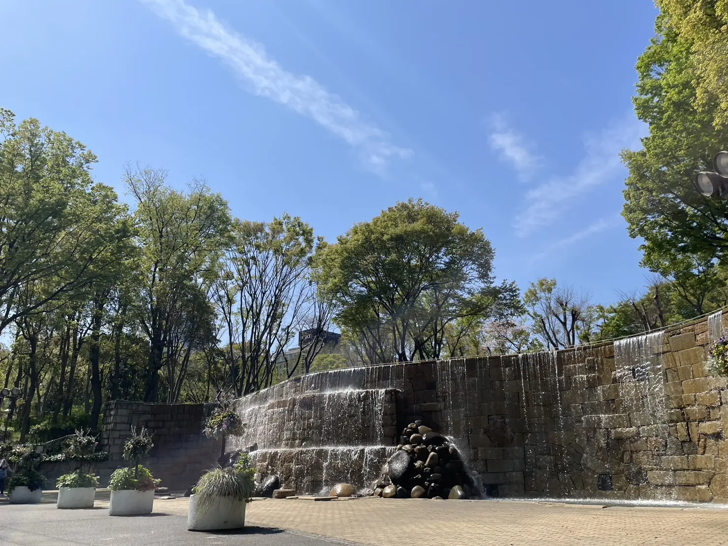 洗涤心灵的「新宿尼加拉瀑布」