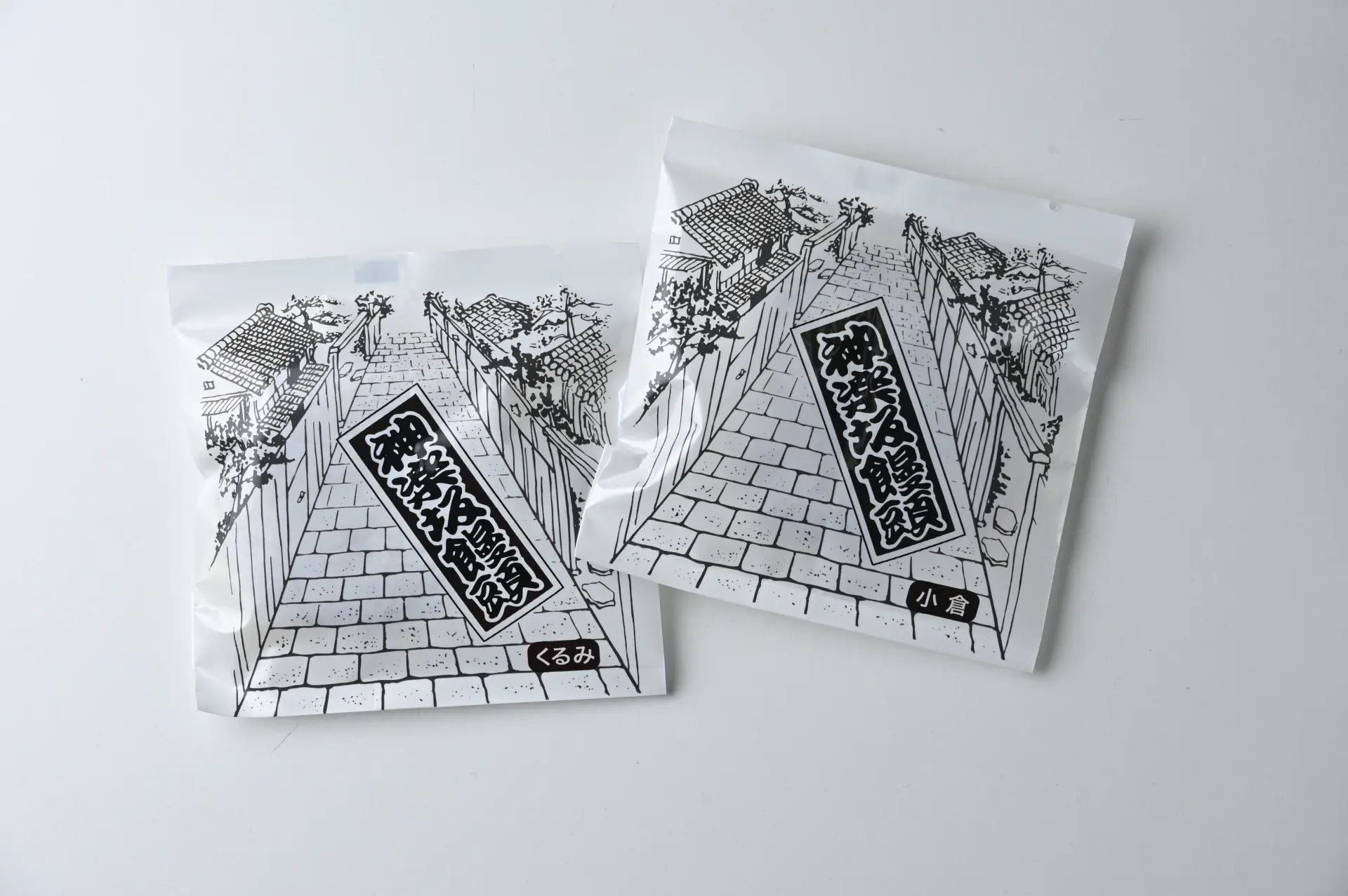 包装上印有神乐坂石叠图样