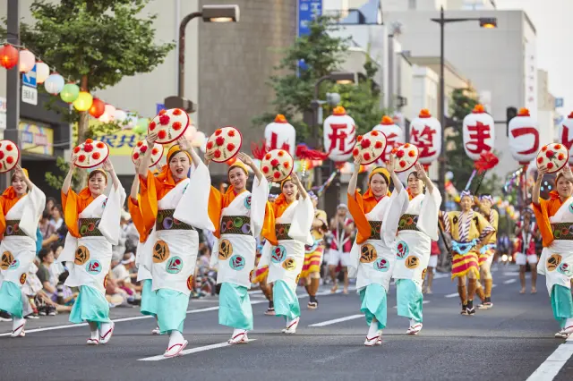 花笠祭每年於8月5日至7日的傍晚舉行