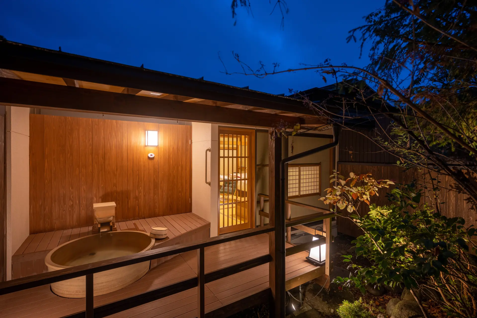 部屋の露天風呂のお湯も源泉掛け流し