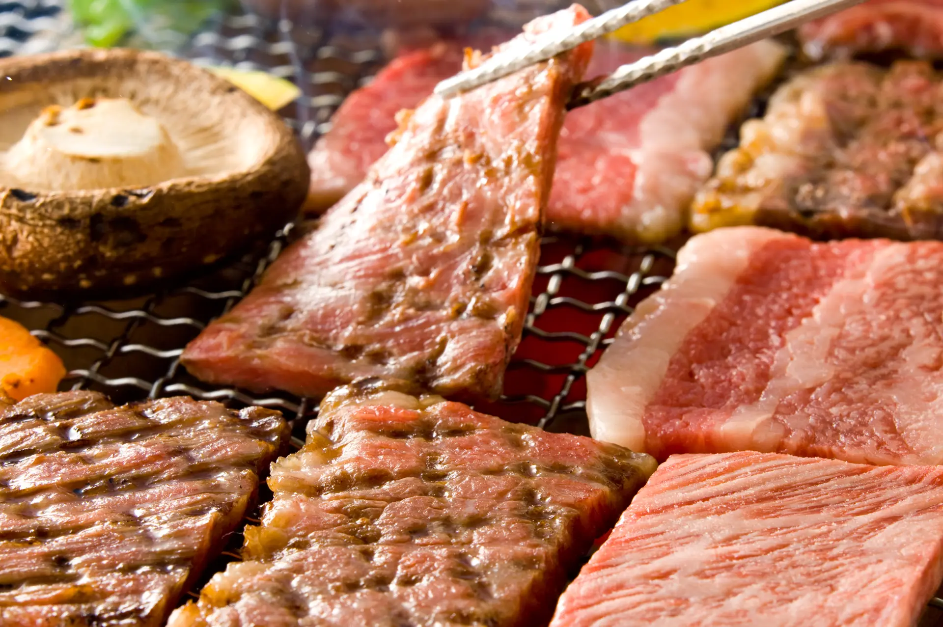 「ミヤチク焼肉食べ飲み放題」も堪能できる