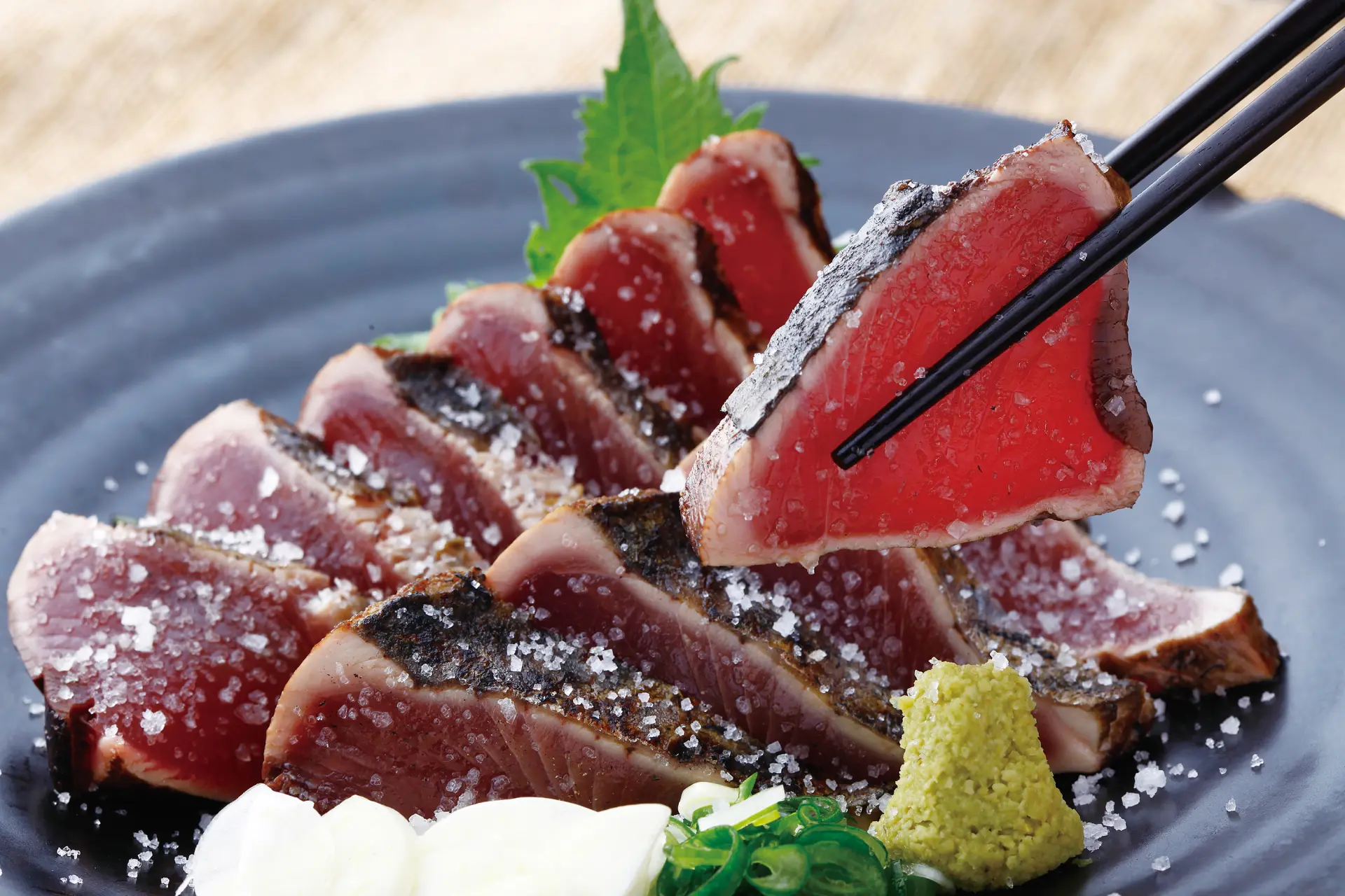 高知グルメの代表格、鰹のたたきはぜひ味わいたい