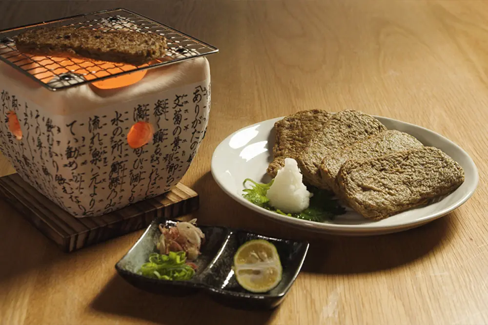 看板商品の「宇和島じゃこ天」は宇和島の名産品