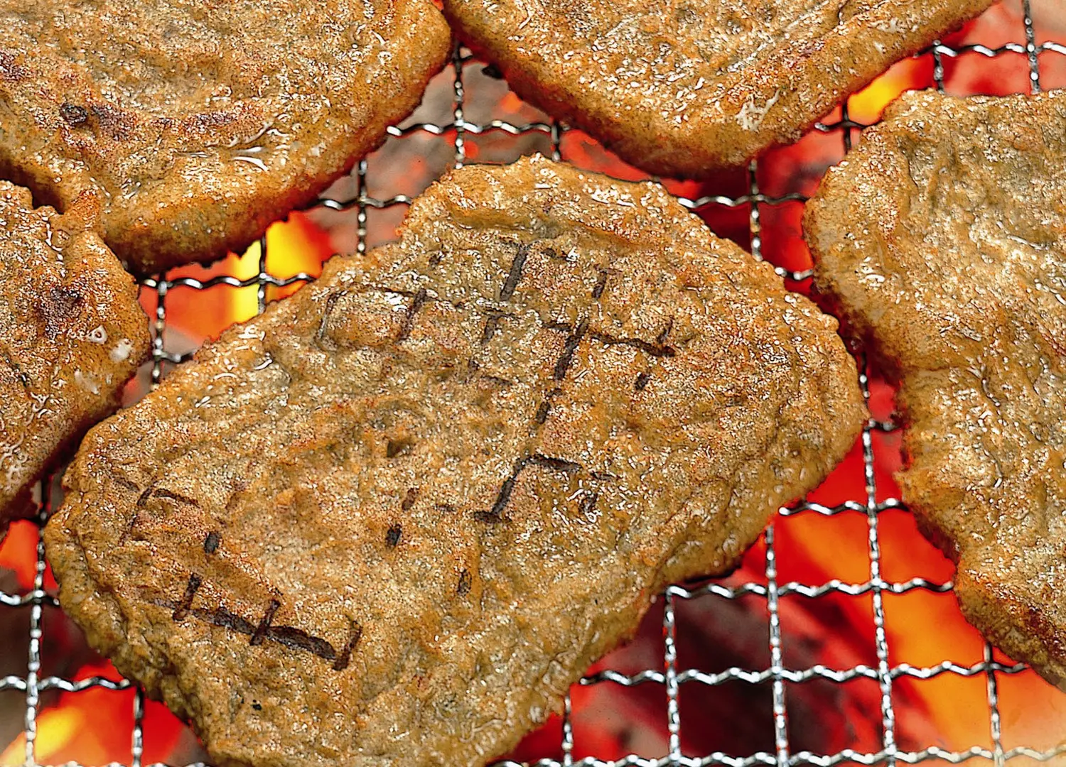 菜種油であげた揚げかまぼこ「じゃこ天」