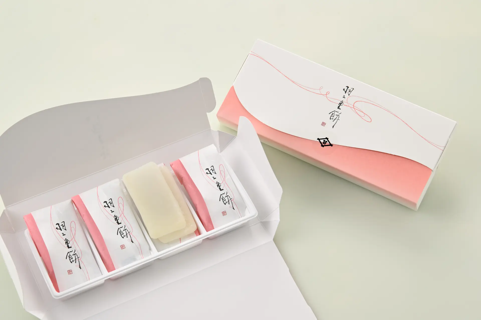 看板商品の「羽二重餅」