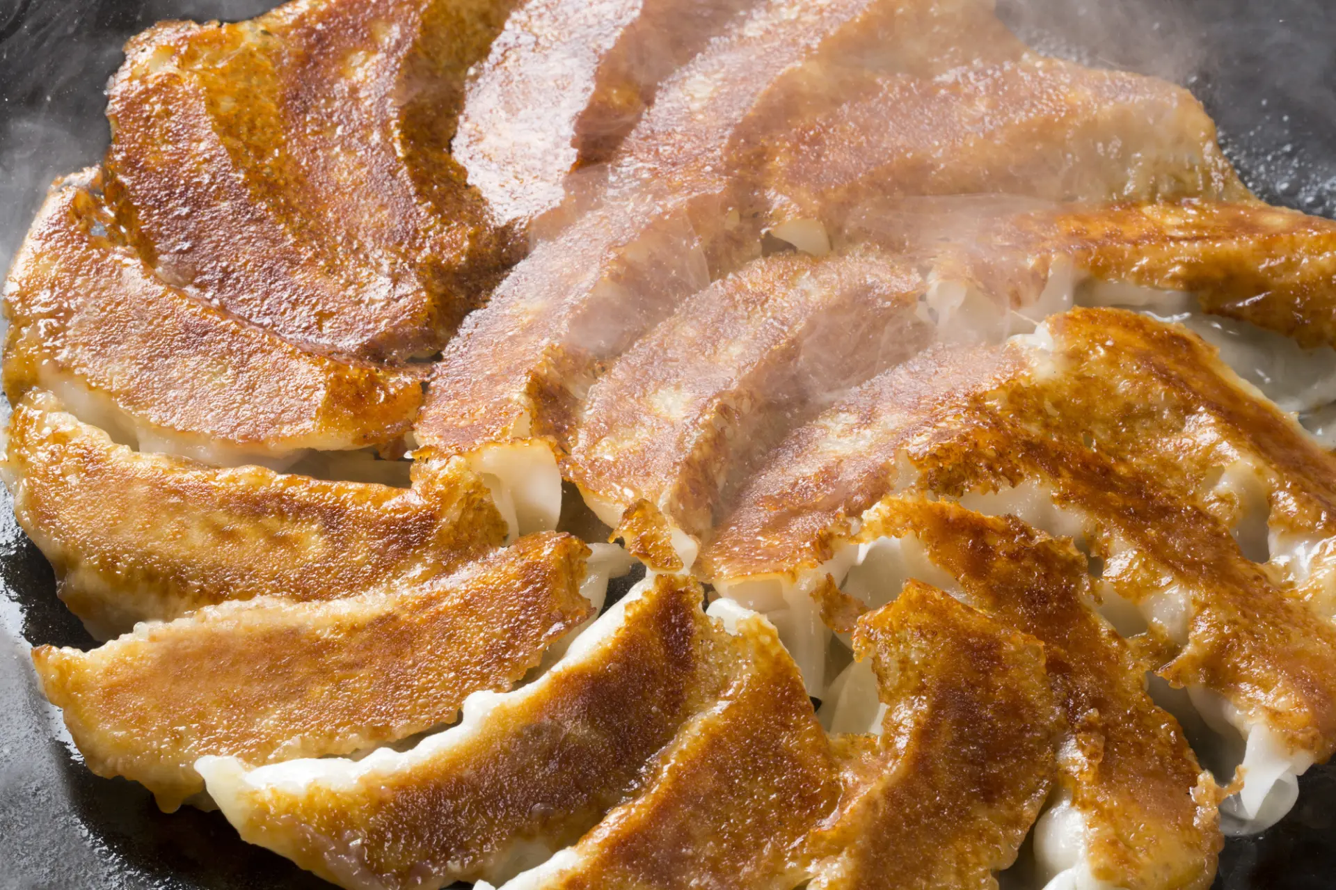 福島市発祥とされている「円盤餃子」