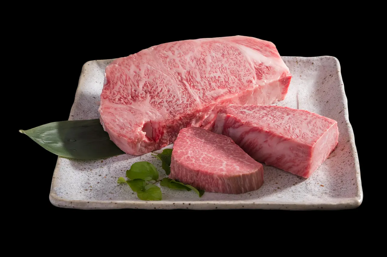 「鳥取和牛」の旨味を炭火で引き出す