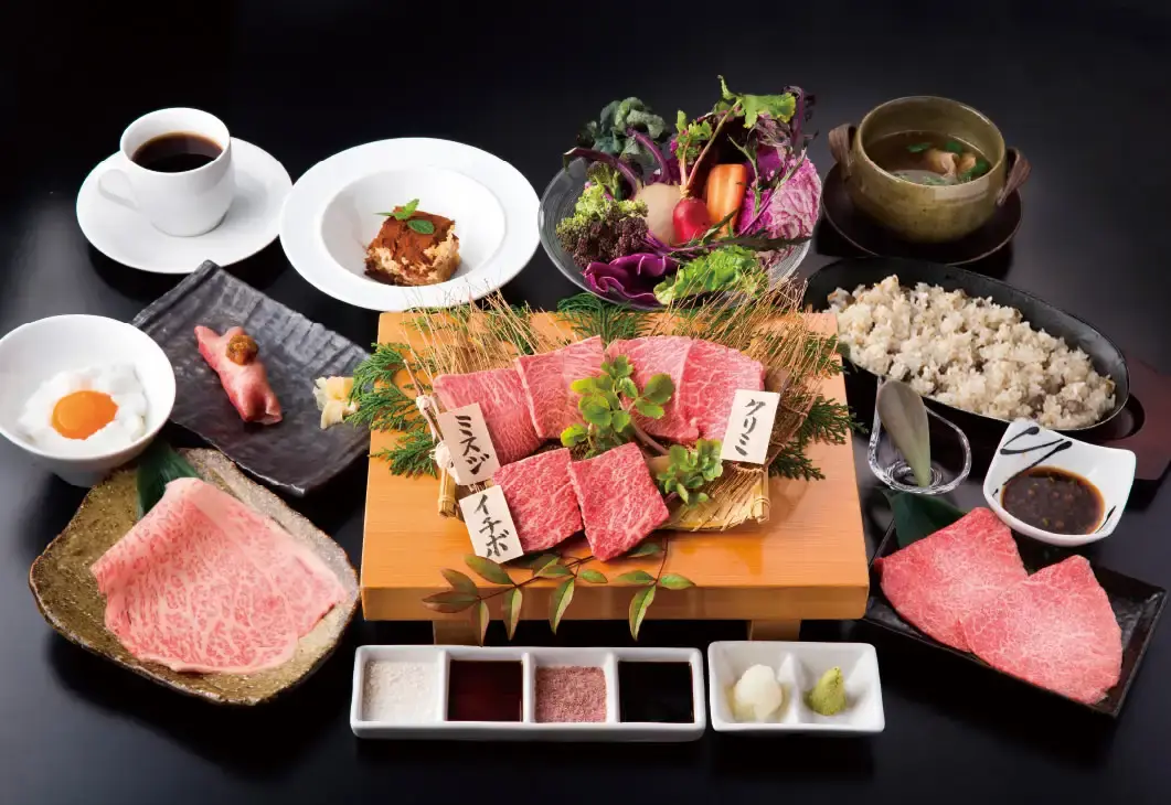 看板メニューの「大山黒牛づくしコース」