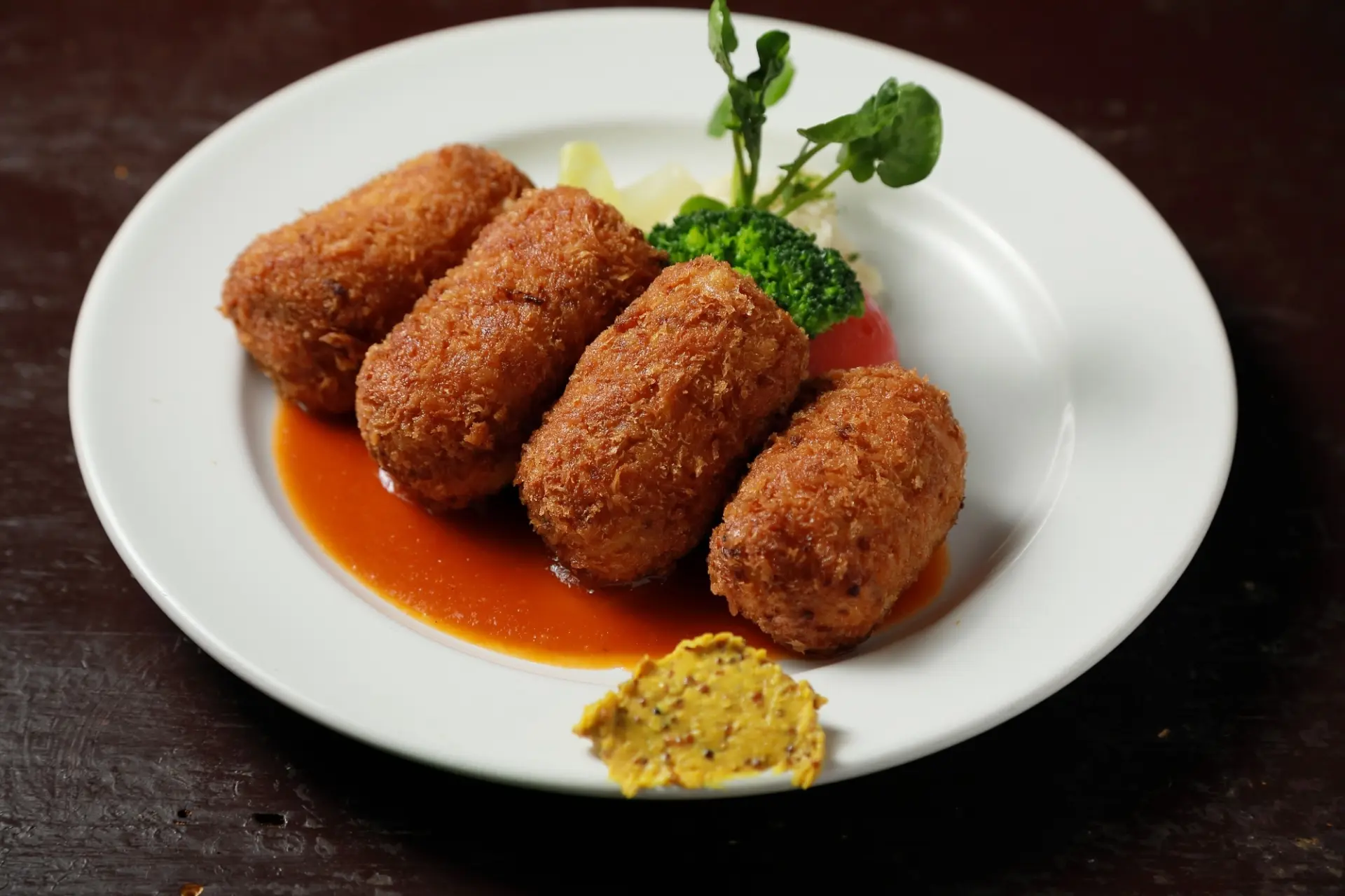 行列必至!港町、神戸で愛される洋食店