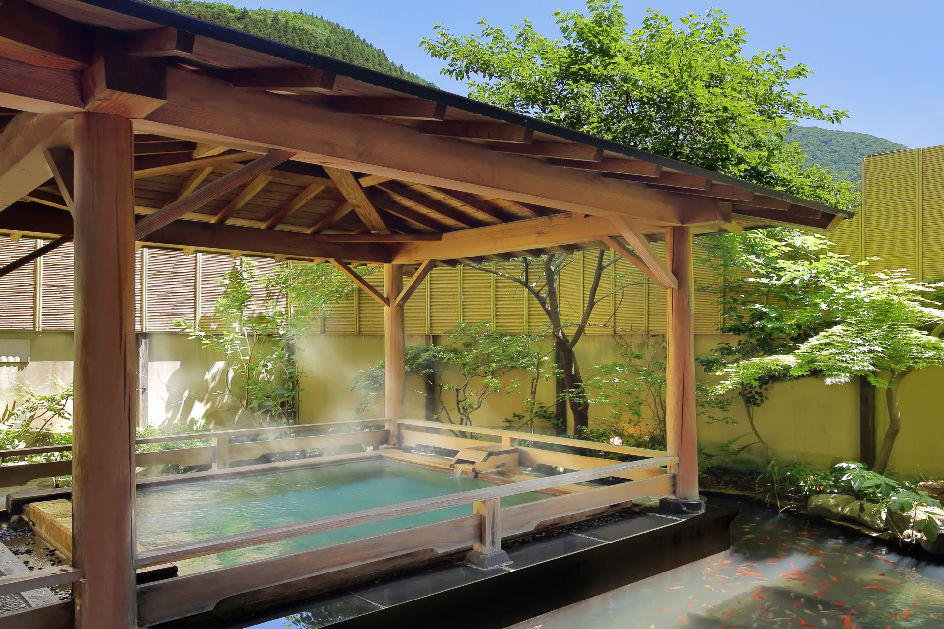 女性用檜露天風呂