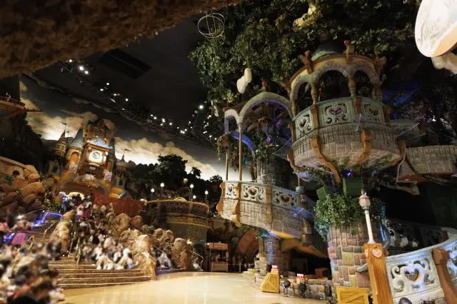 パレードが行われるピューロビレッジ（1・2階）