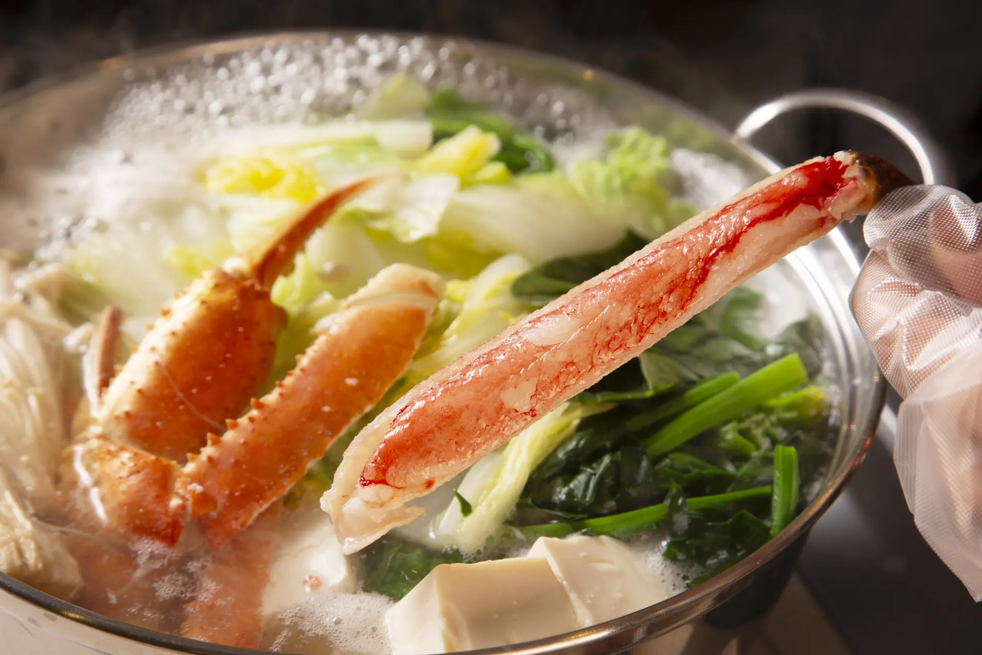 輕輕涮煮後的松葉蟹格外鮮美