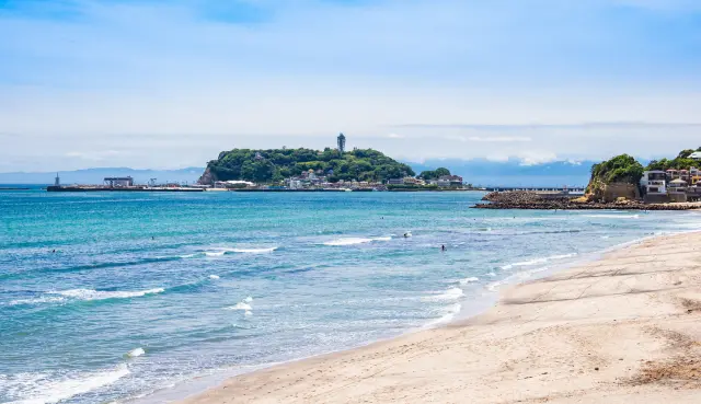 可從對岸步行走過去的江之島