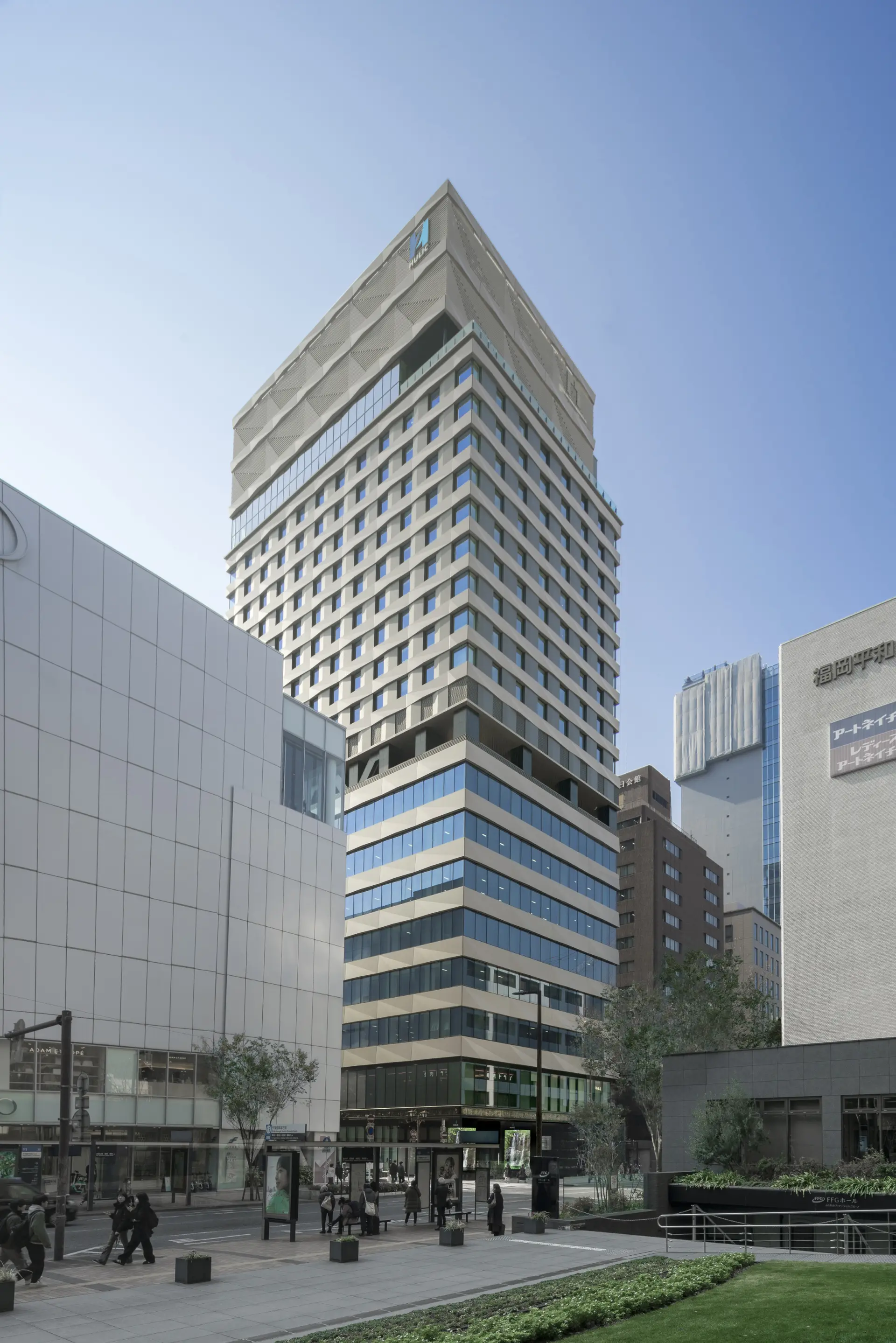 多彩な魅力を備えた天神エリアの新ランドマーク