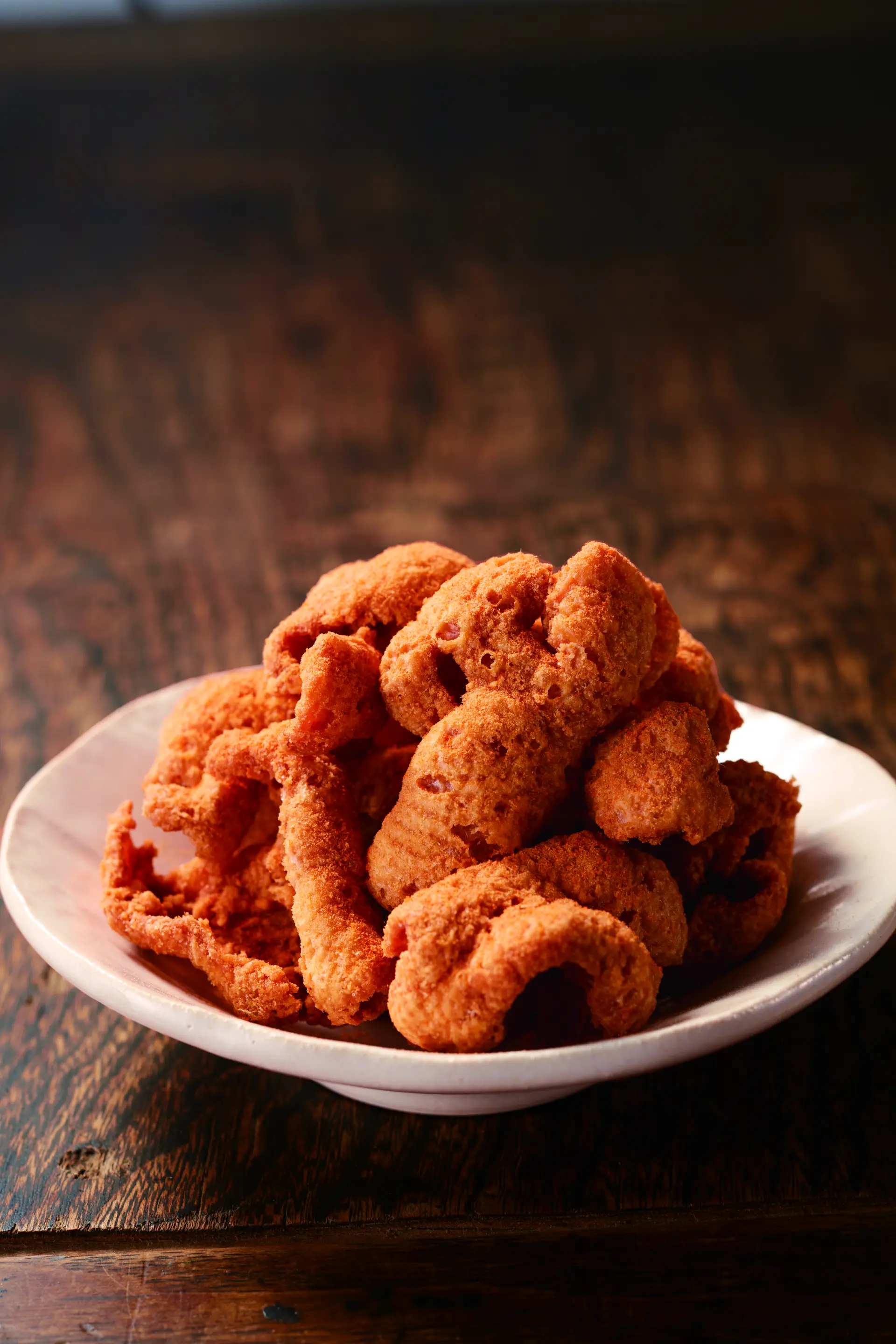 使用国产鸡皮制成的炸鸡皮脆片