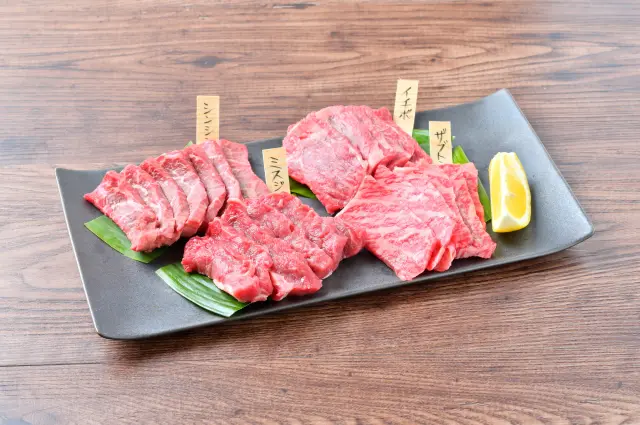 自分好みの肉の部位を探す楽しみも特徴のひとつ