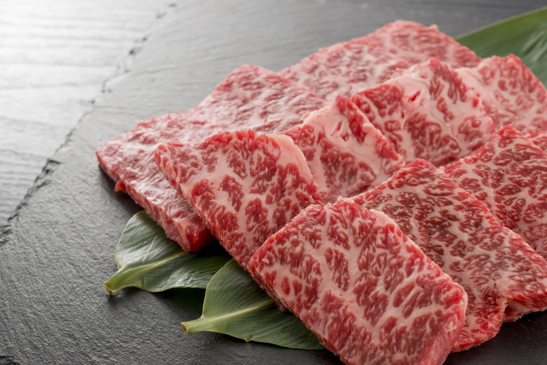 背中側の肉の総称がロース