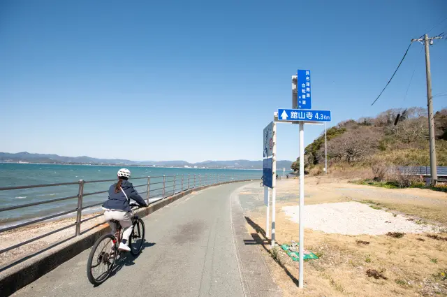 湖から吹き抜けるさらりとした風が心地いい