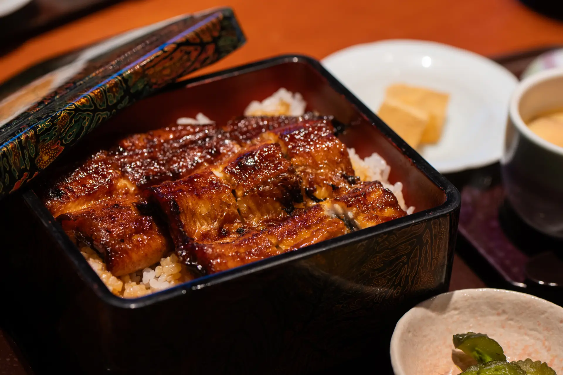 静岡グルメのうなぎを堪能できる